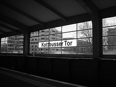 Blick aus dem U-Bahnhof Kottbusser Tor